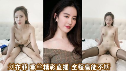 挺进清纯女同桌身体-女趴下脱裙子撅屁股打pp